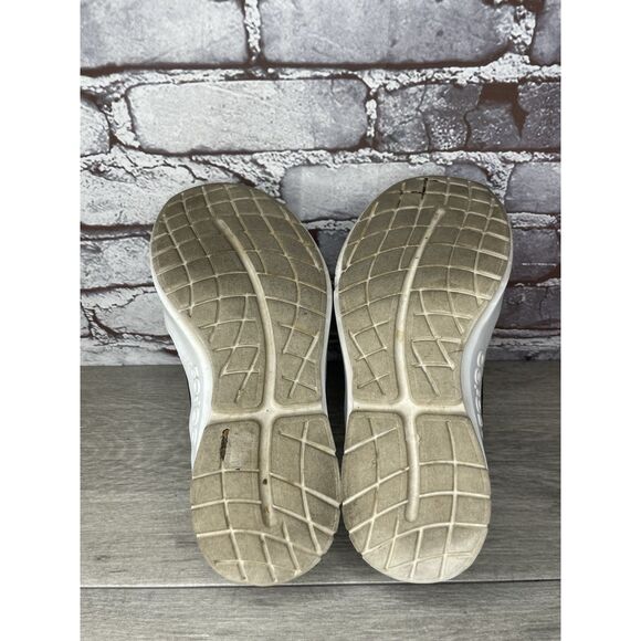 OOFOS OOmg eeZee Black White Slip On Recovery Shoes Canvas Women Sz 8.5M US/39.5 - Picture 7 of 16